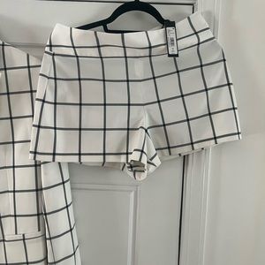 Allison, Olivia white/black window pane shorts